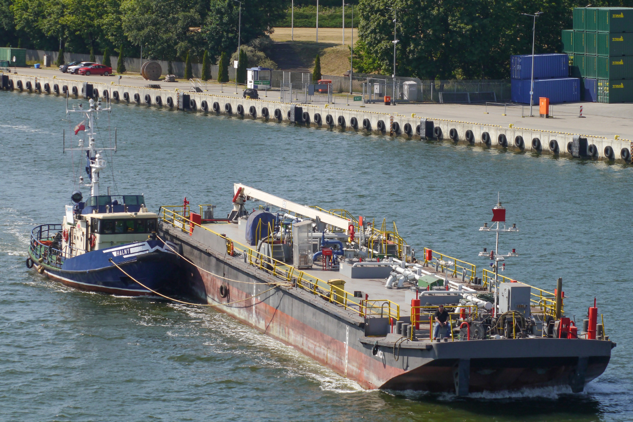 Halny. Неопознанные суда