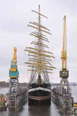 Крузенштерн (Барк, Калининград); ПД-430 (Плавучие доки, Калининград)