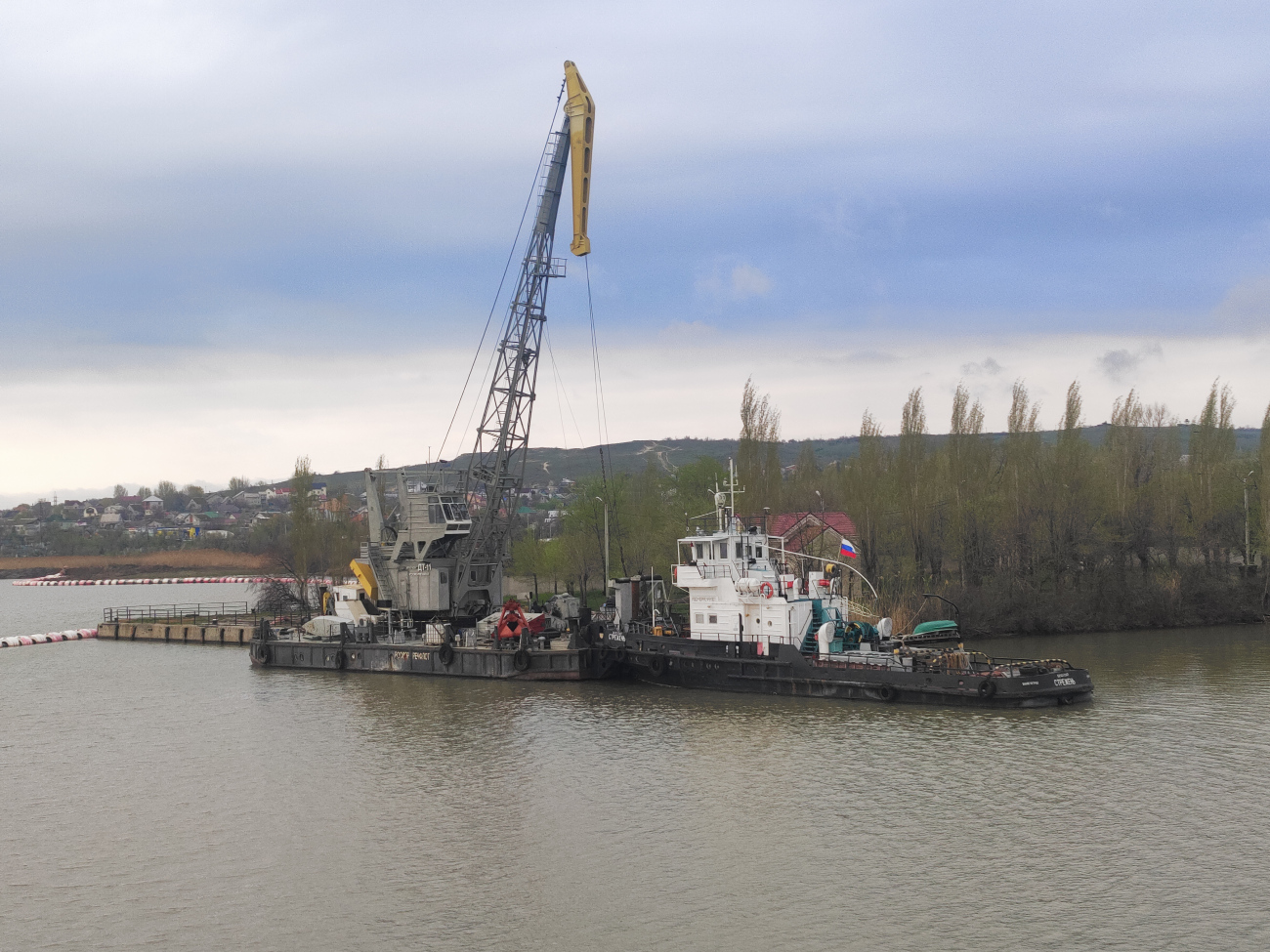 ДТ-11, Стрежень