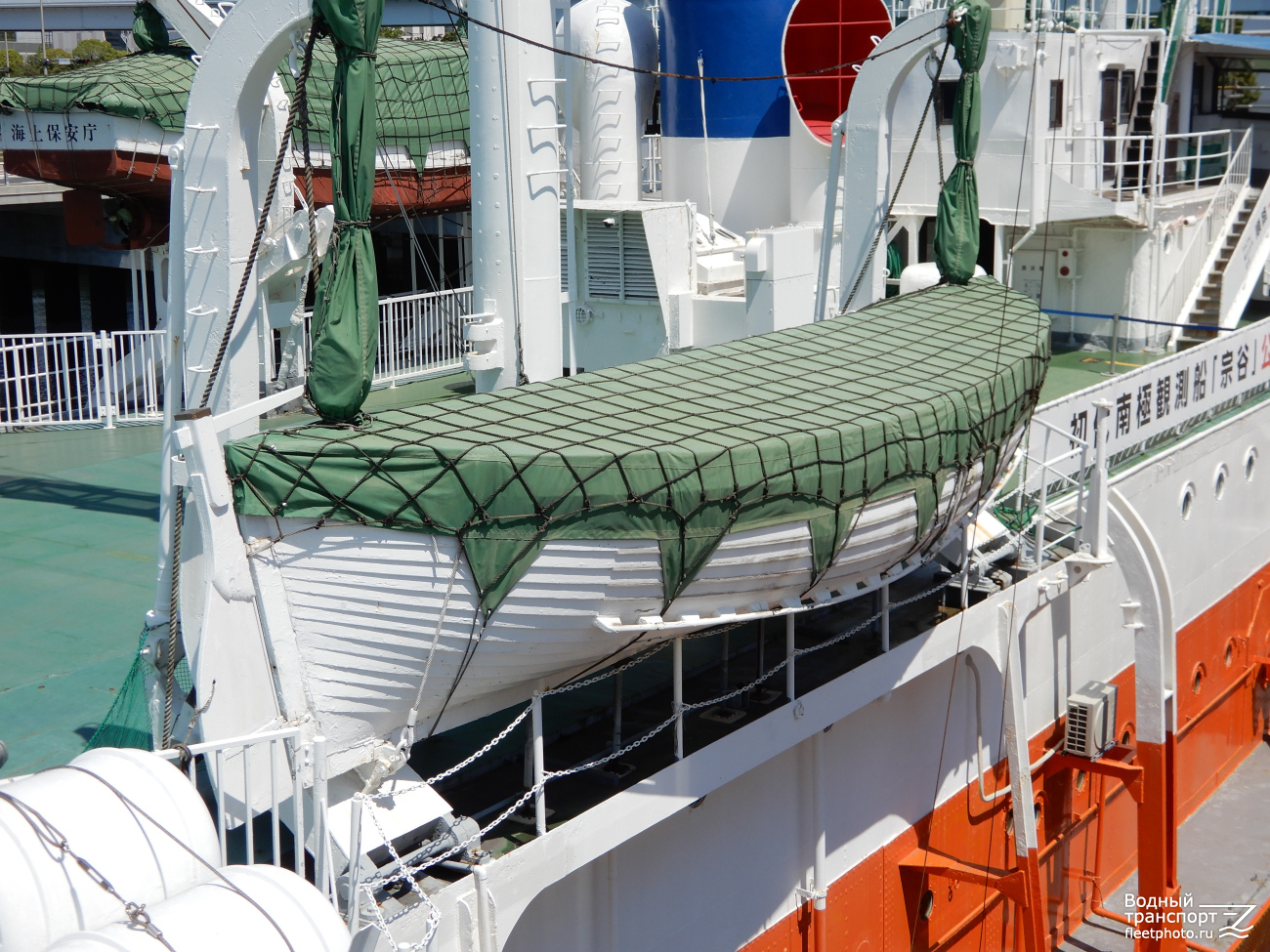 Soya. Шлюпки и катера