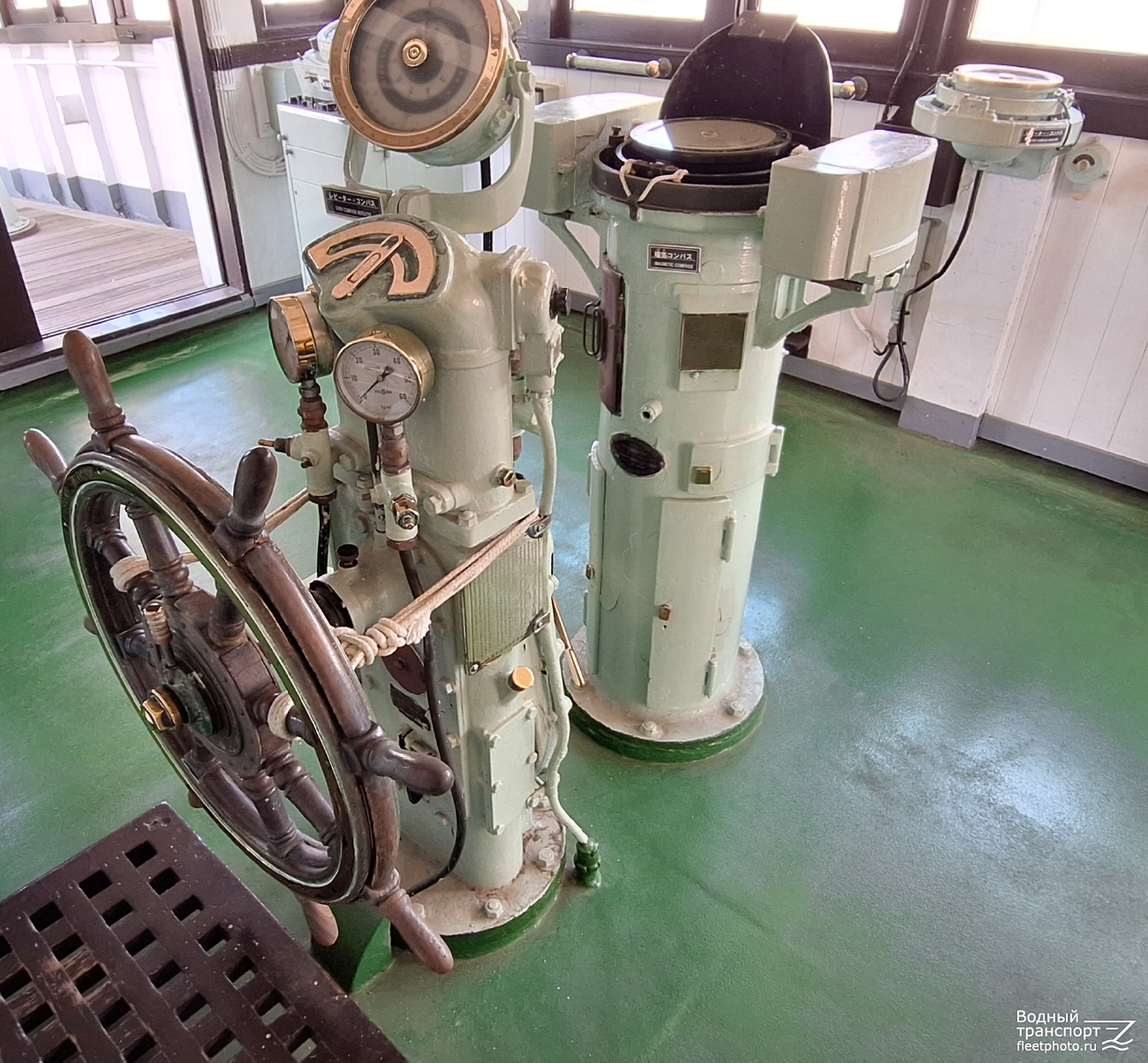 Soya. Рулевые рубки, посты управления