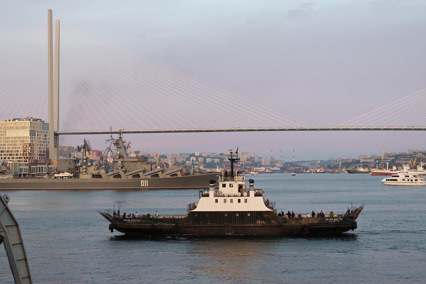 Залив Восток