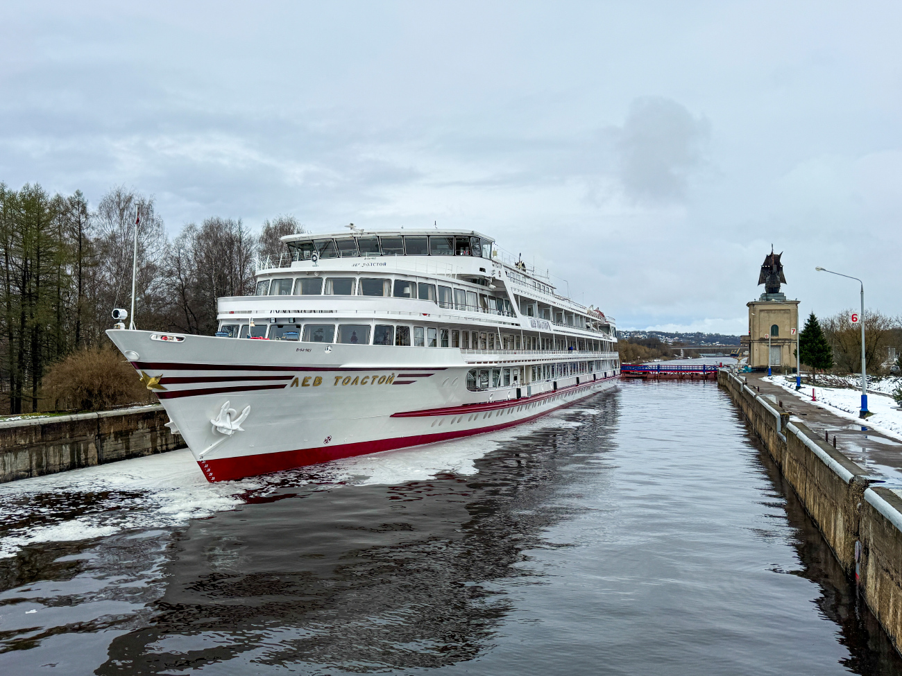 Лев Толстой