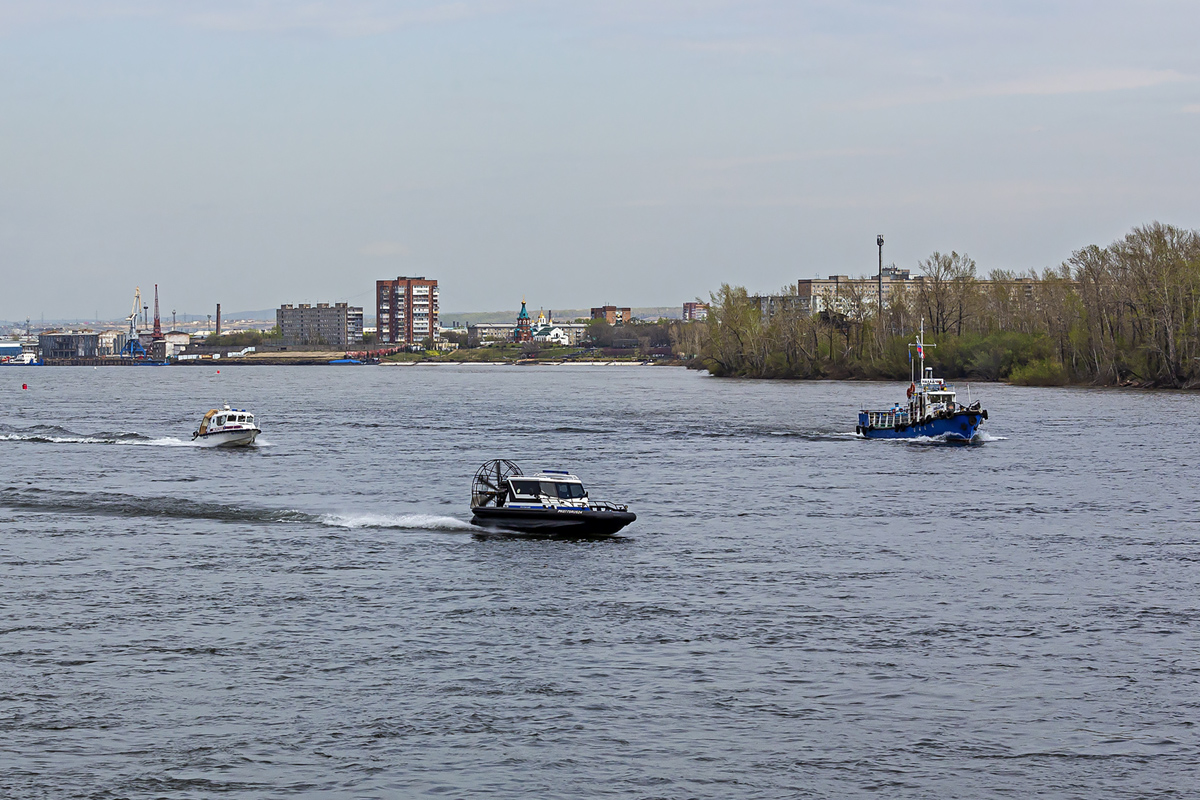 АА 1701 RUS 24, РК 0775 RUS 24, Наладчик