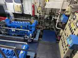Zvezda Nevy (Москва type, design Р-51Э, Saint Petersburg); Miscellaneous — On-board photos — Internal compartments — Engine Rooms