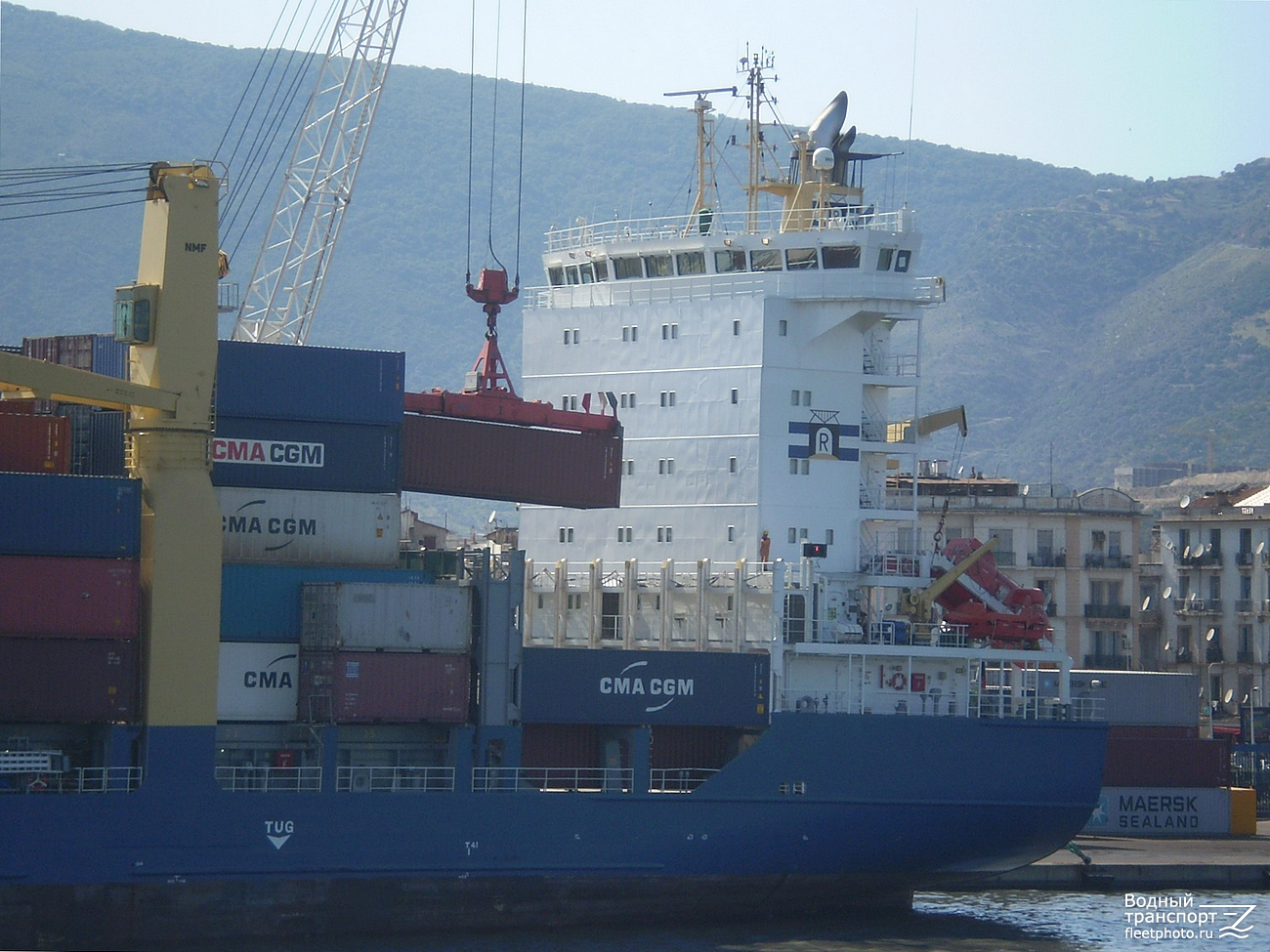 CMA CGM Meknes. Надстройки